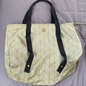 Lululemon large bag